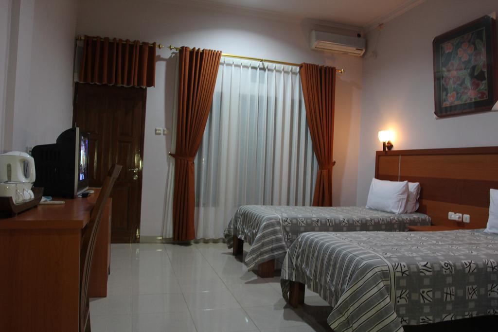 Hotel Bintang Redannte Garut Habitación foto